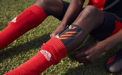 sokjes scheenbeschermers adidas|Vind jouw voetbal accessoires online .